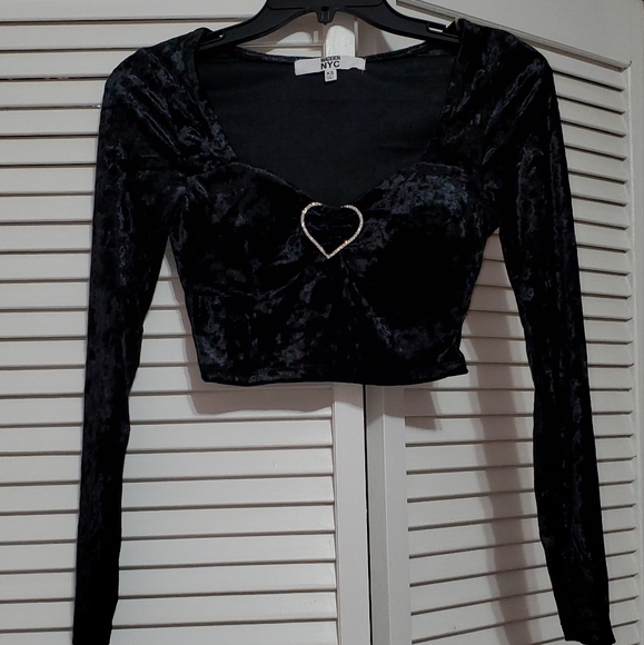 Madden NYC Junior's Velour Top with Rhinestone Heart - Picture 2 of 9